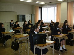 中学1年　4月8日（金）教室　クラブ見学ツアー 002.jpg