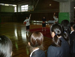 中学1年　4月8日（金）教室　クラブ見学ツアー 013.jpg