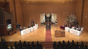 写真6　新入生代表焼香⑥.bmp
